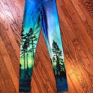 Blackmilk Aurora Skies Leggings size Small